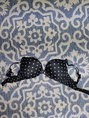 Victoria's Secret Miraculous Plunge Push Up Bra - 34C
